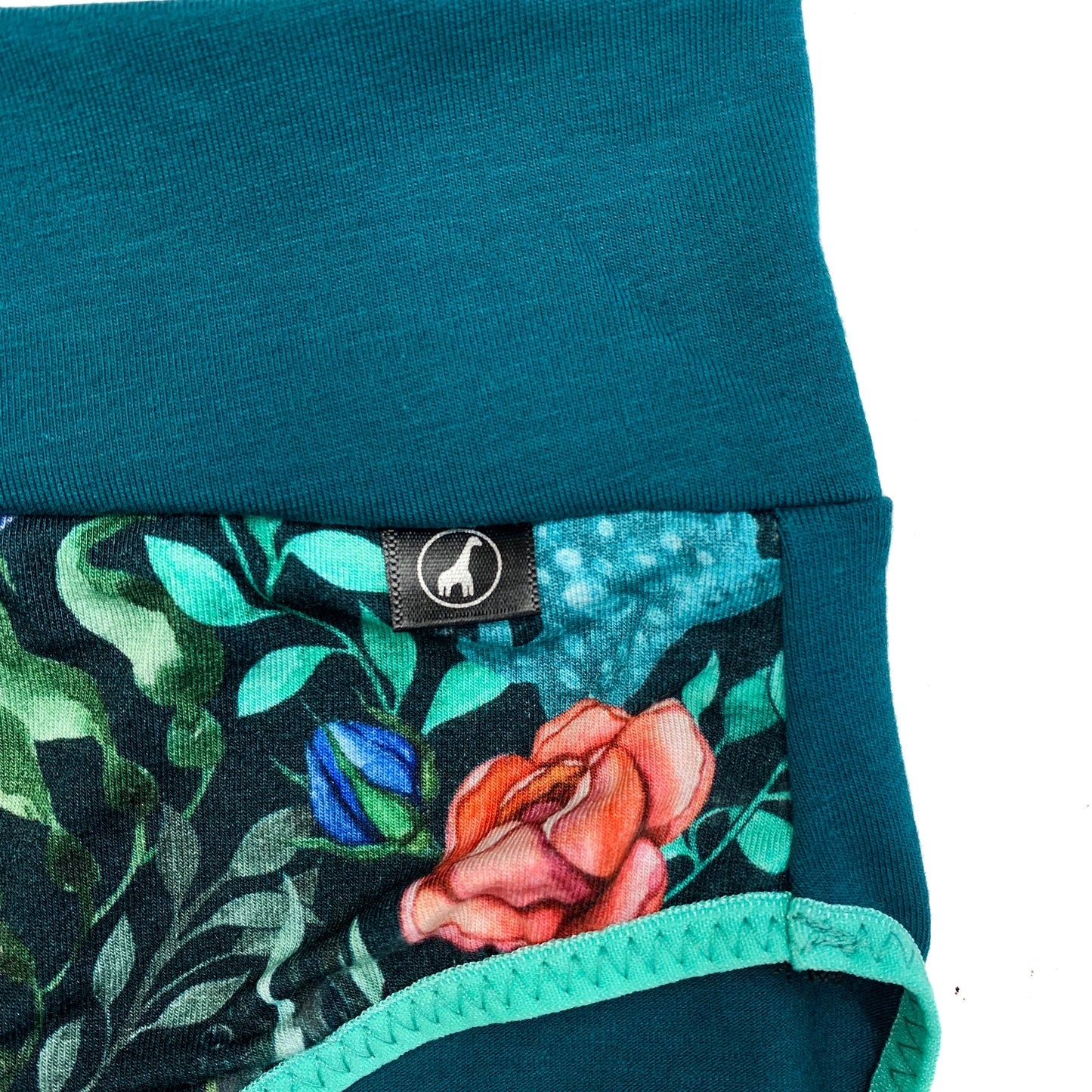 FLEURS D'EAU | culotte menstruelle | taille haute yoga