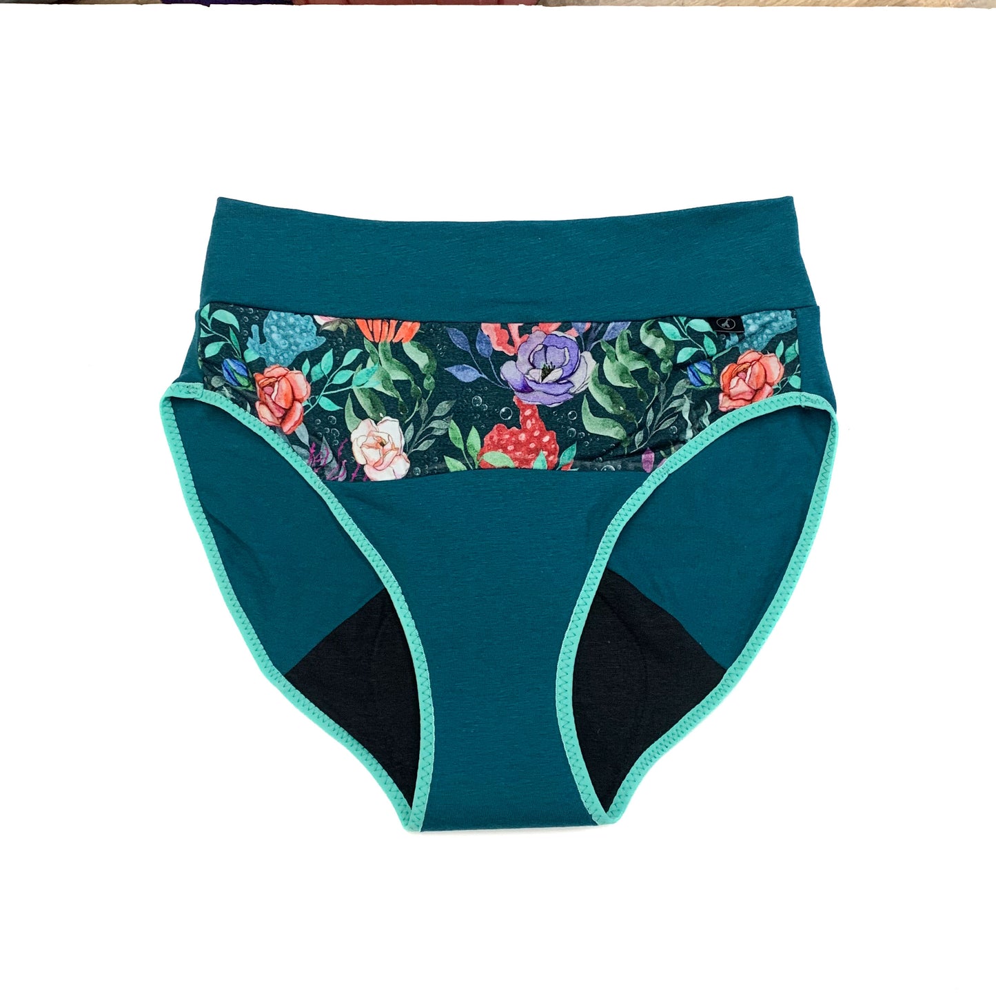 FLEURS D'EAU | culotte menstruelle | taille haute yoga