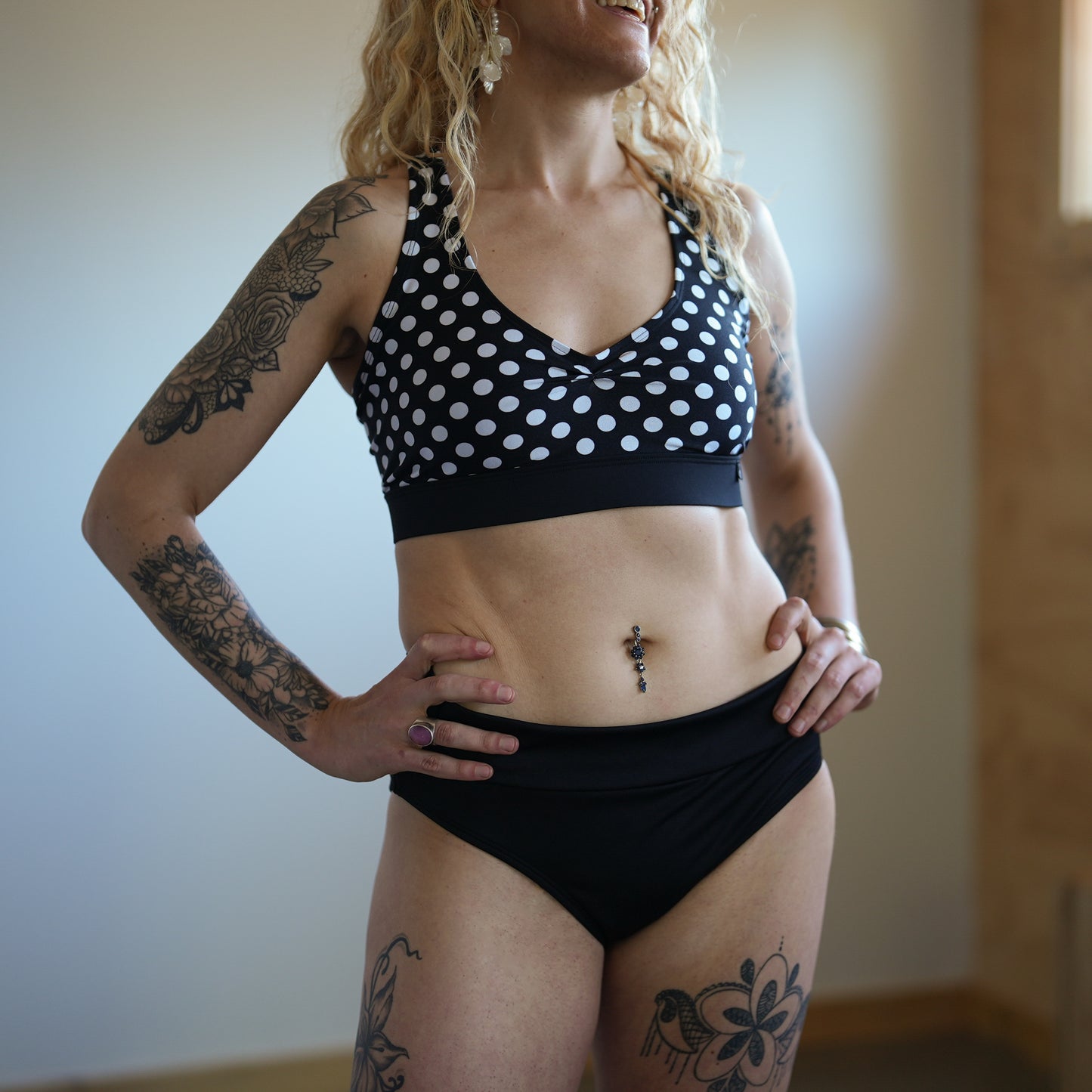 ASTER | Bas de bikini taille régulière | Noir